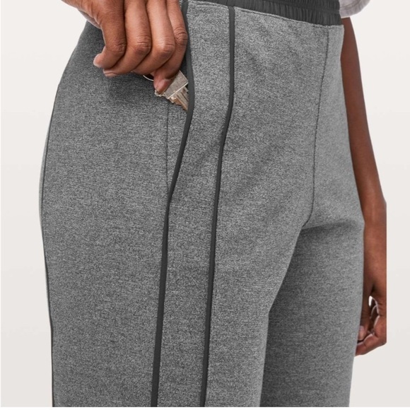 Lululemon Light Strides Crop *23 - Picture 7 of 9